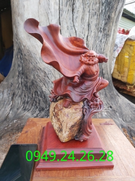 ĐẠT MA MÚA VÕ....Gỗ Hương ôm đá ...tư nhiên . Kt 32cm 15cm 20cm 