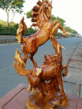 Song mã uyên ương - Gỗ hương - 78cm x 42cm x 28cm