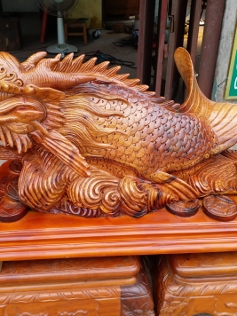 Cá Chép Hóa Rồng..  Gỗ Hương..  Kt 80cm 38cm 28cm