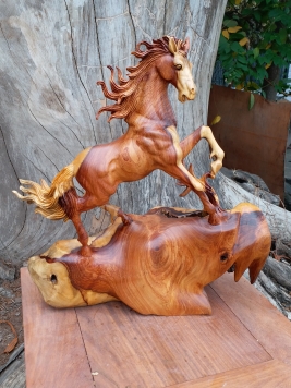 Nhất Mã gỗ Hương Việt. Kt 40cm 36cm 17cm 