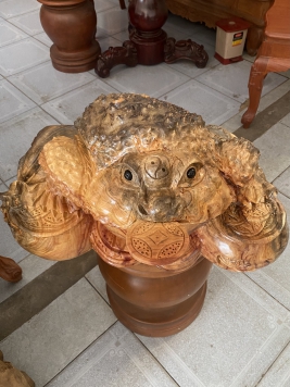 Thiên Thừ gỗ nu xá xị . Kt 50cm 45cm 30cm . Lh : 0949.24.26.28