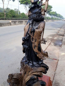 Đạt ma quá hải - Gỗ mun sừng - 86cm x 36cm x 21cm