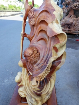 Đạt ma đi quyền - Gỗ Hương - 75cm x 40cm x 38cm