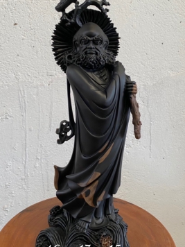 Đạt Ma Quá Hải . Kt : 46cm 17cm 15cm 