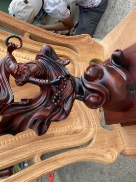 Đạt Ma đi quyền gỗ trắc . Kt 45cm 12cm 23cm 