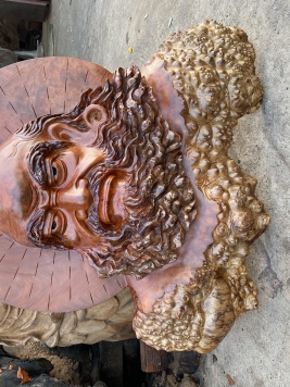 Diện Tổ Đạt Ma . Gỗ nu Xá Xị . Kt : 74cm13cm74cm 