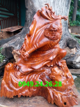 Đạt Ma Sư Tổ  .. đi quyền..Gỗ Hương Việt.  Kt 90cm 70cm 42cm 
