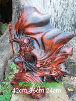 Đạt Ma đi quyền  gỗ Trắc đỏ đen.  Kt 42cm 36cm 24cm