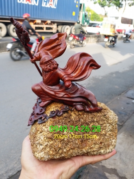 Đạt Ma Sư Tổ đi quyền.  Gỗ Hương  ôm đá tự nhiên  . Kt 20cm 17cm 25cm 