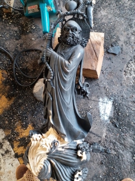 Tp Đạt Ma Quá Hải.  Gỗ Mun Đen...đang chế tác 