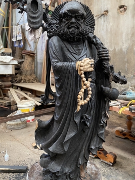 Tượng Sư Tổ Đạt Ma đang chế tác 