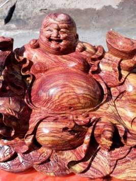 Di lặc gỗ cẩm để bàn