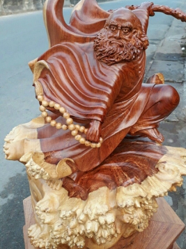 Đạt ma - Gỗ nu hương - 50cm x 40cm x 36cm