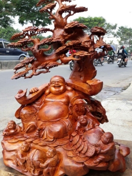 Di Lặc ngồi gốc tùng